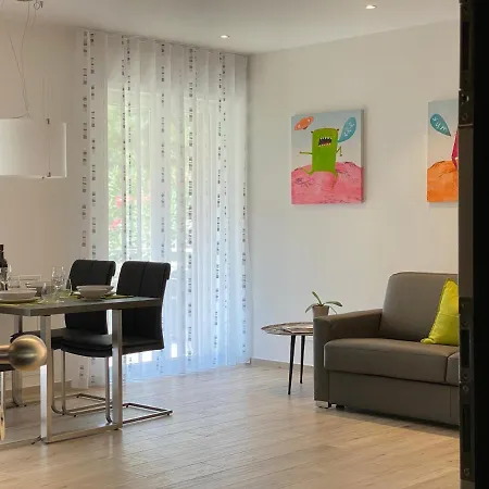 Neu, Zentral, Sonnig, Garage Inklusive * Merano