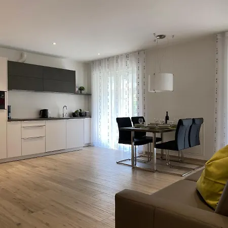 Neu, Zentral, Sonnig, Garage Inklusive Merano