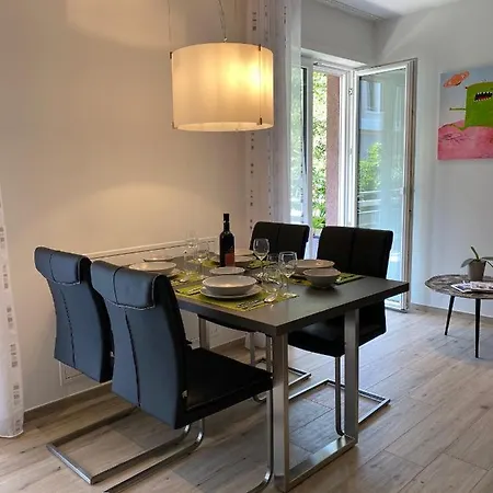 Apartment Neu, Zentral, Sonnig, Garage Inklusive