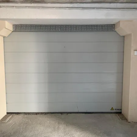 Neu, Zentral, Sonnig, Garage Inklusive Apartmán