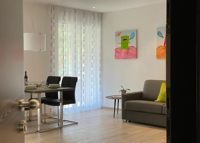 Neu, Zentral, Sonnig, Garage Inklusive * Merano