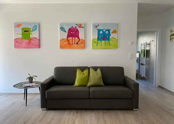 Neu, Zentral, Sonnig, Garage Inklusive Apartment