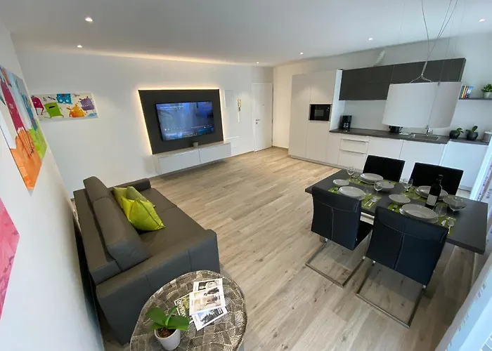 Appartement Neu, Zentral, Sonnig, Garage Inklusive *