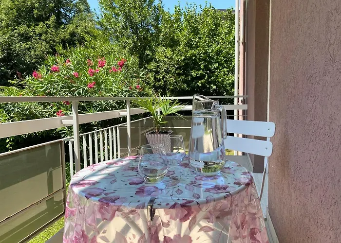 Neu, Zentral, Sonnig, Garage Inklusive Meran