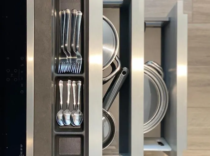 Neu, Zentral, Sonnig, Garage Inklusive