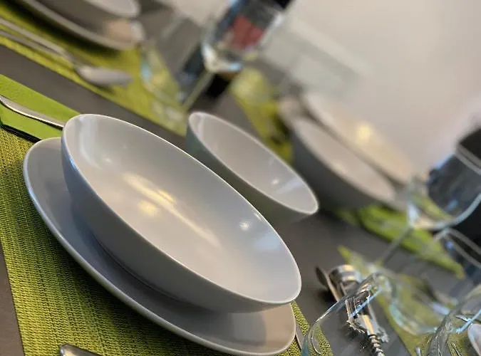 Neu, Zentral, Sonnig, Garage Inklusive * ميرانو