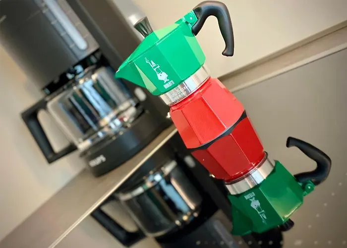 Neu, Zentral, Sonnig, Garage Inklusive Apartment *