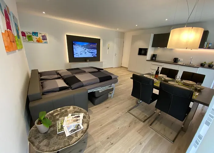 Neu, Zentral, Sonnig, Garage Inklusive * ميرانو